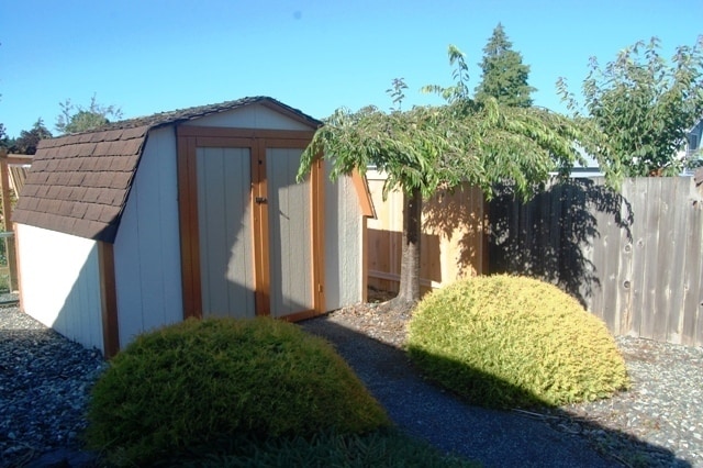 Building Photo - Charming & Updated 3-Bedroom Home