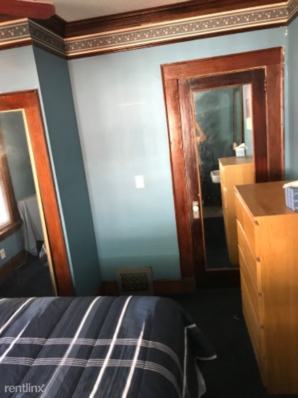 Building Photo - 1 br, 1 bath Apartment - 870 Greenwood Ave NE