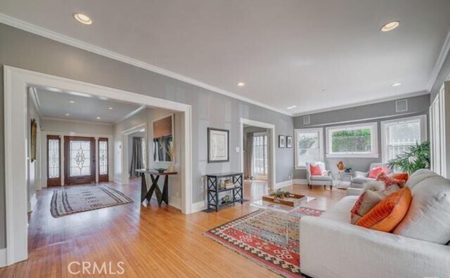 Building Photo - 1231 S St Andrews Pl