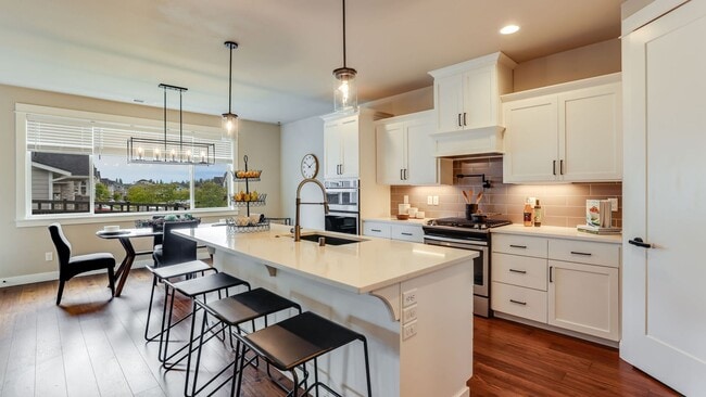 Building Photo - Stunning Modern Build Ten Trails!