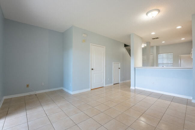 Building Photo - 3581 Wilshire Way Rd