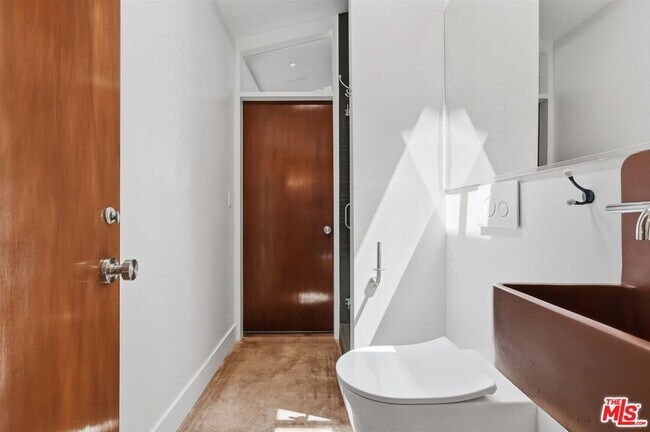 Building Photo - 444 S Windsor Blvd