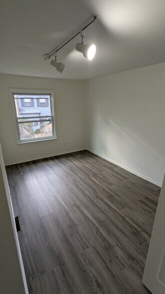 Bedroom 2 - 1718 Redwood Ct