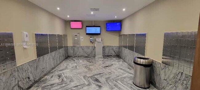 Building Photo - 5401 Collins Ave