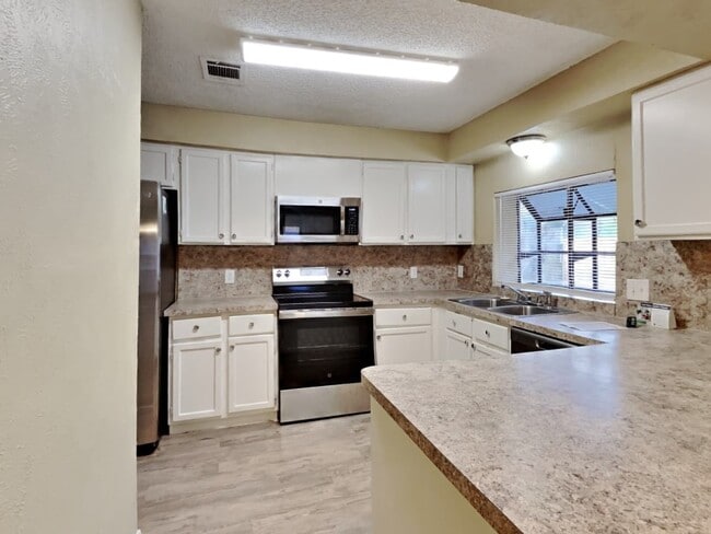 Building Photo - 5402 Sweetwind Ln