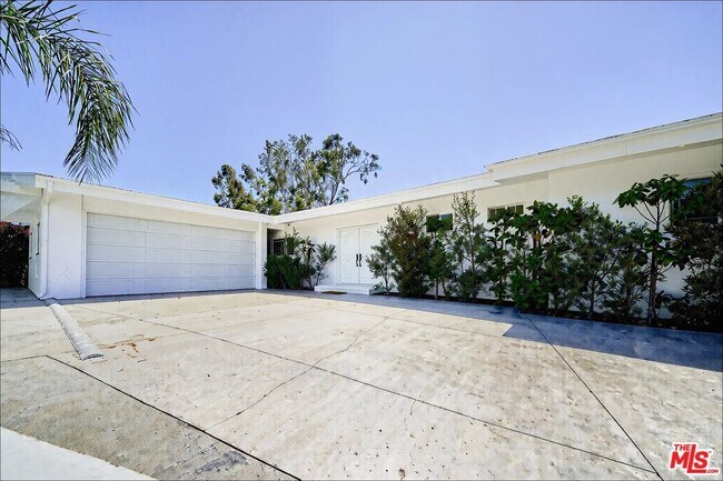 Building Photo - 1641 Tower Grove Dr