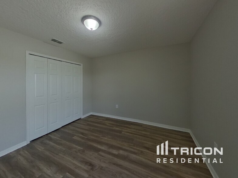 Building Photo - 2684 Willow Glen Cir