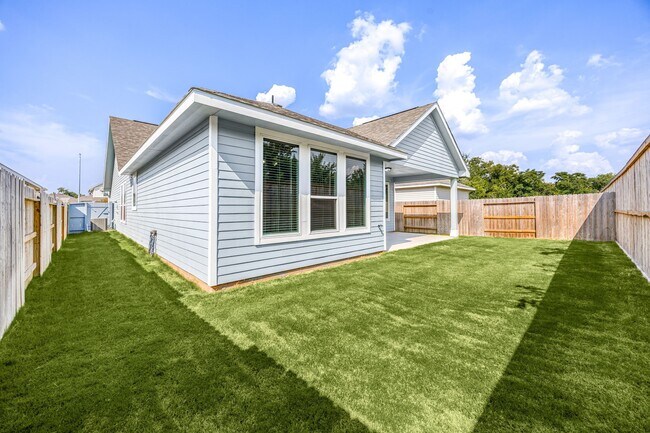 Building Photo - 33007 Carolyns Perfection Lp