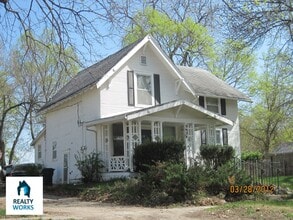 Building Photo - 3928 S 52nd St