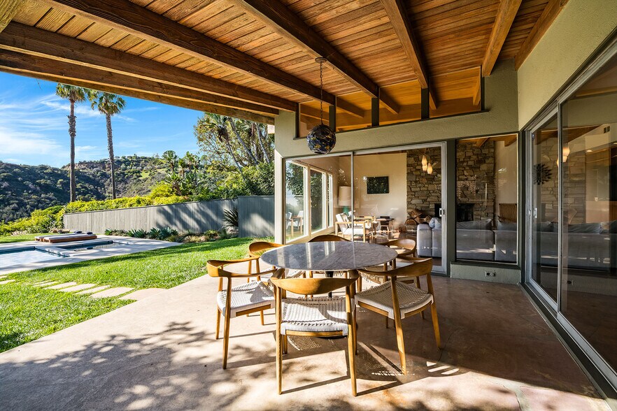 Building Photo - 2431 Carman Crest Dr