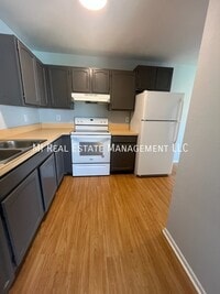 Building Photo - 326 Stratford Way