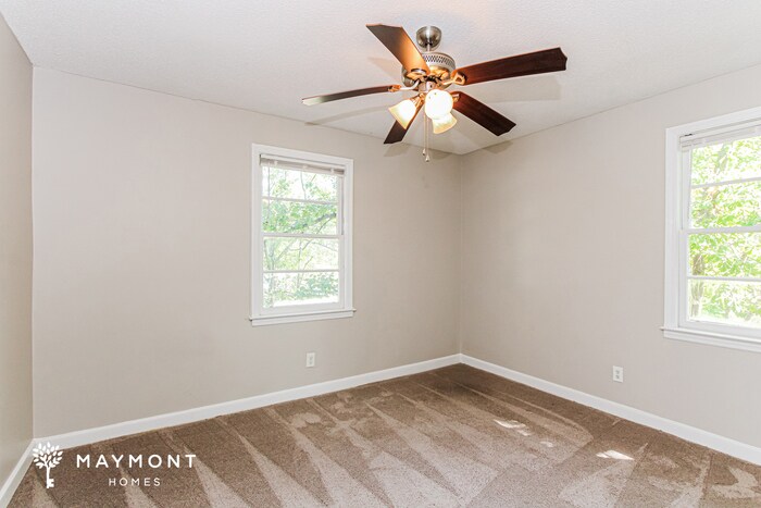 Building Photo - 4010 Pine Cone Dr