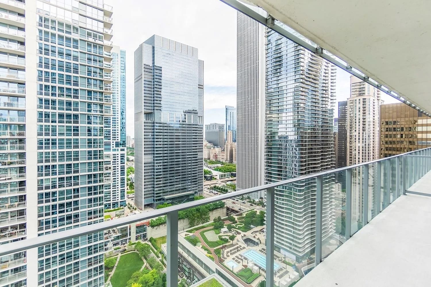 Building Photo - 323 E Wacker Dr