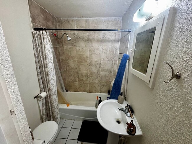 Building Photo - 617 S Jefferson St