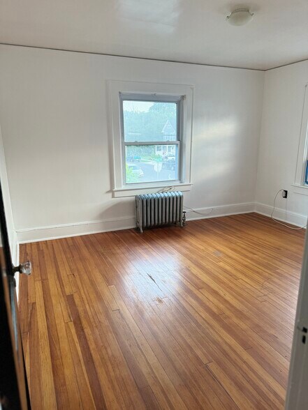 Bedroom 2 - 836 W 6th St