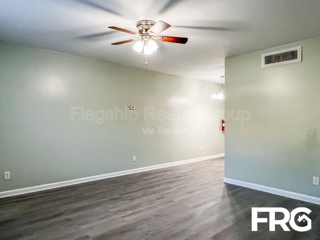 Building Photo - 111 W 15th St