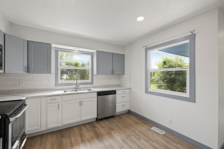 Kitchen - 6527 N 65th St