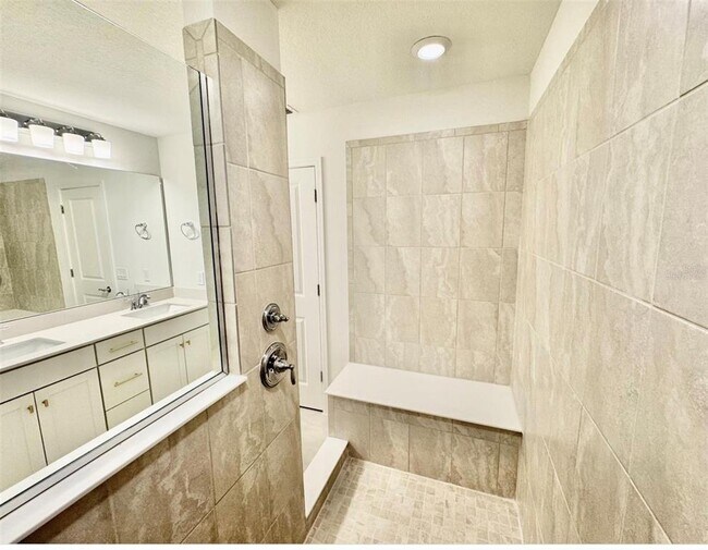 Building Photo - 2681 Serenity Gdn Dr