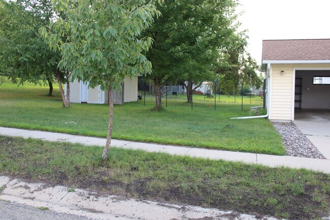 Building Photo - 3991 Whiting Ln