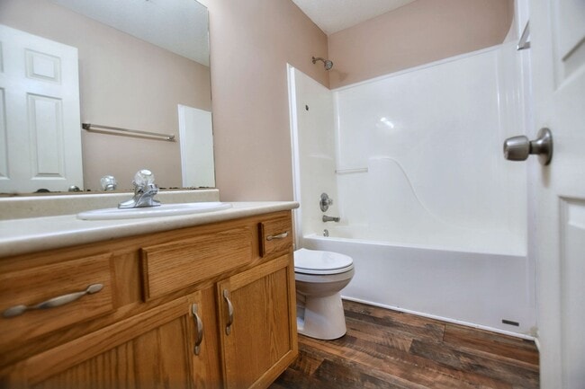 Building Photo - Pet Friendly Three Bedroom with Bonus!