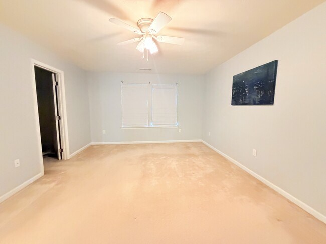 Building Photo - 305 Turquoise Ln