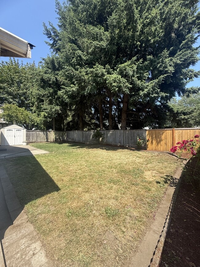 Building Photo - 6128 Thornbury Ct SE