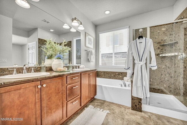 Building Photo - 10740 Cedar Rock Dr