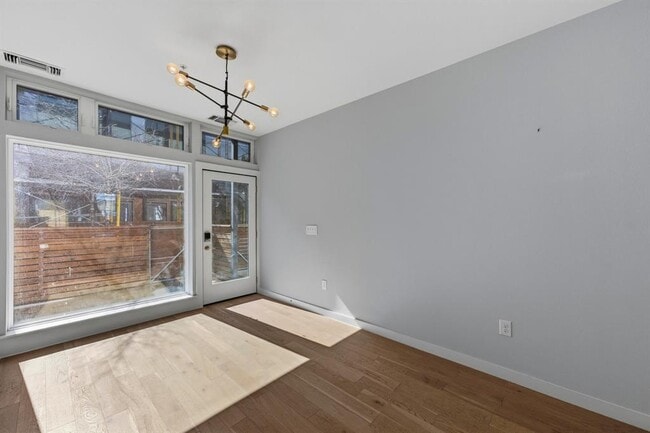 Building Photo - 2002 E 7th St