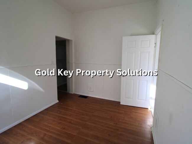 Building Photo - MUNCIE 3 BR 1 BA House with New Appliances (NO SECTION 8)