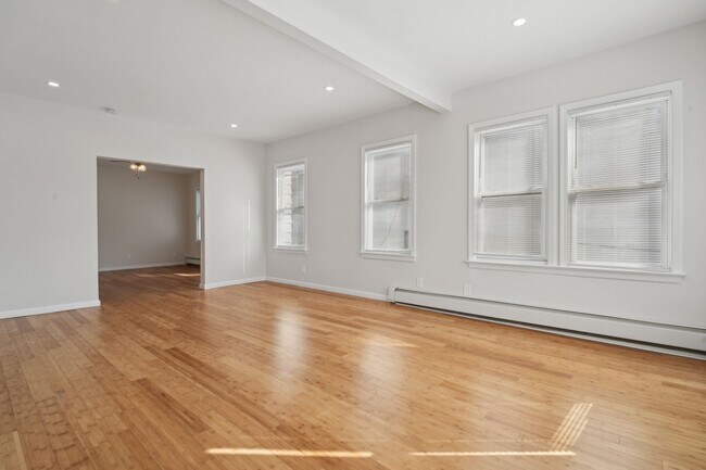 Building Photo - 403 Abington Ave
