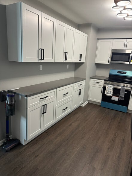 Building Photo - 830 Erford Rd