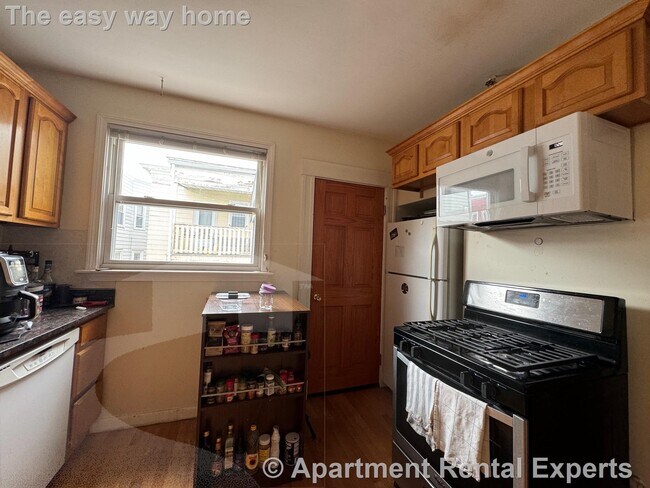 Building Photo - 33-35 Magnus Ave Unit #3