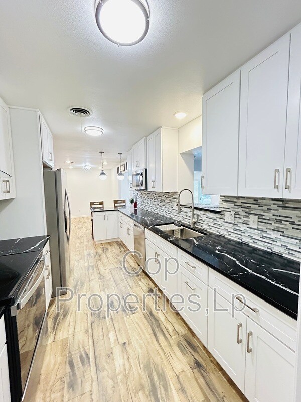 Building Photo - 129 Beechwood Ave