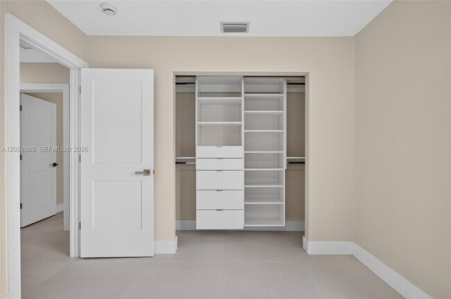 Building Photo - 8668 SW 50th St