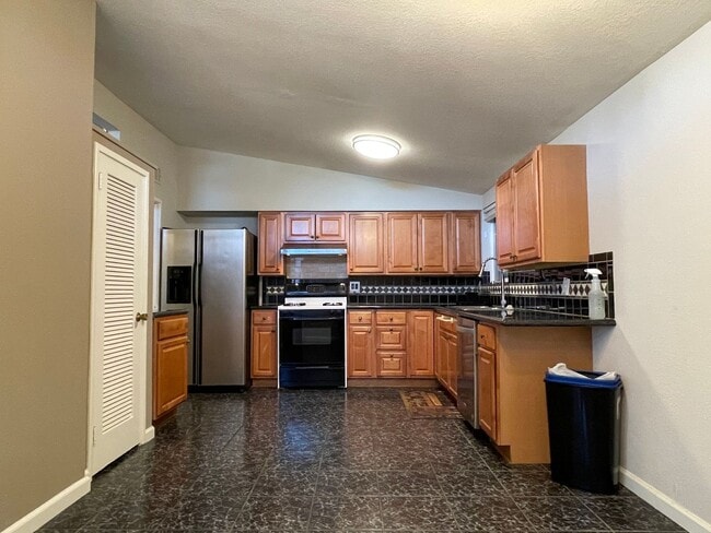 Building Photo - 1150 Pecos Way