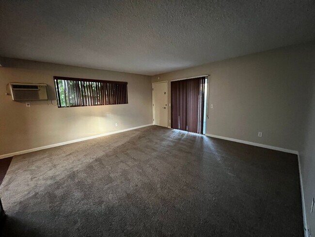 Building Photo - 2 Bedroom 1.5 Bath Apartment for Rent in Whittier