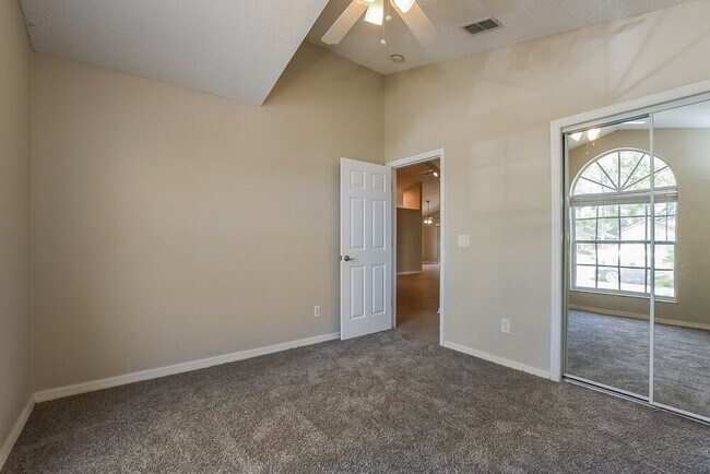 Building Photo - 1130 Ozark Ct