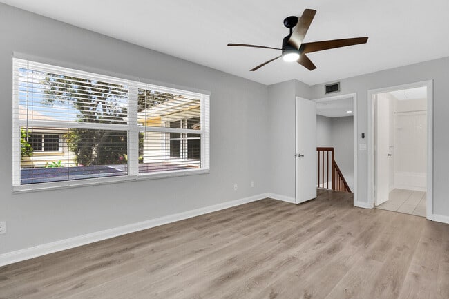 Building Photo - 8156 Chelsea 56c Ct