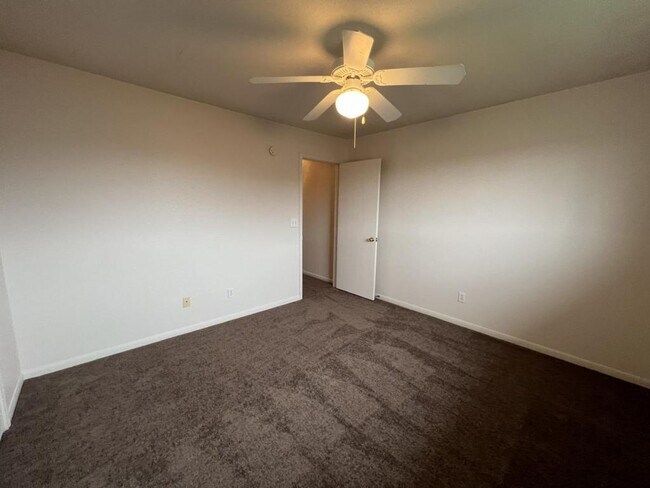 Building Photo - 2811 Cantabrian Dr