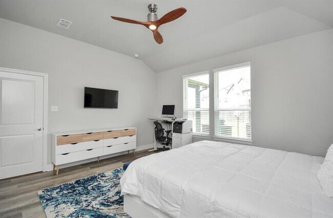 Building Photo - 8707 Morris Wds Dr