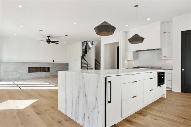 Building Photo - 2985 Lookout Pl NE