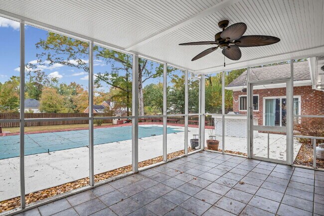 Building Photo - 815 Sudbury Rd NE