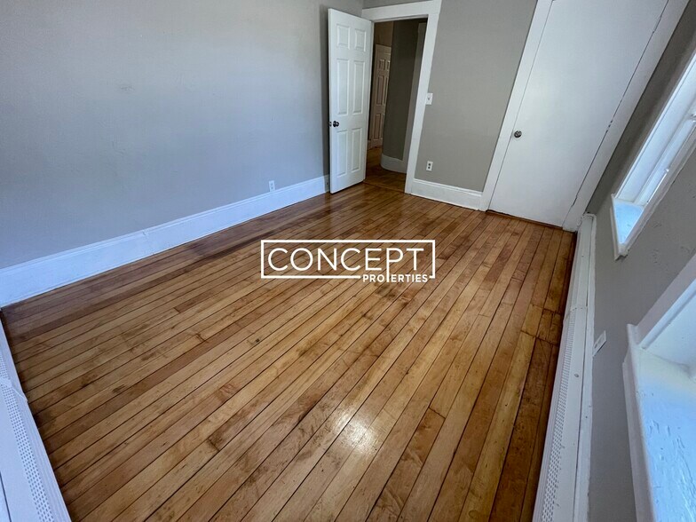 Building Photo - 270 Bowdoin St