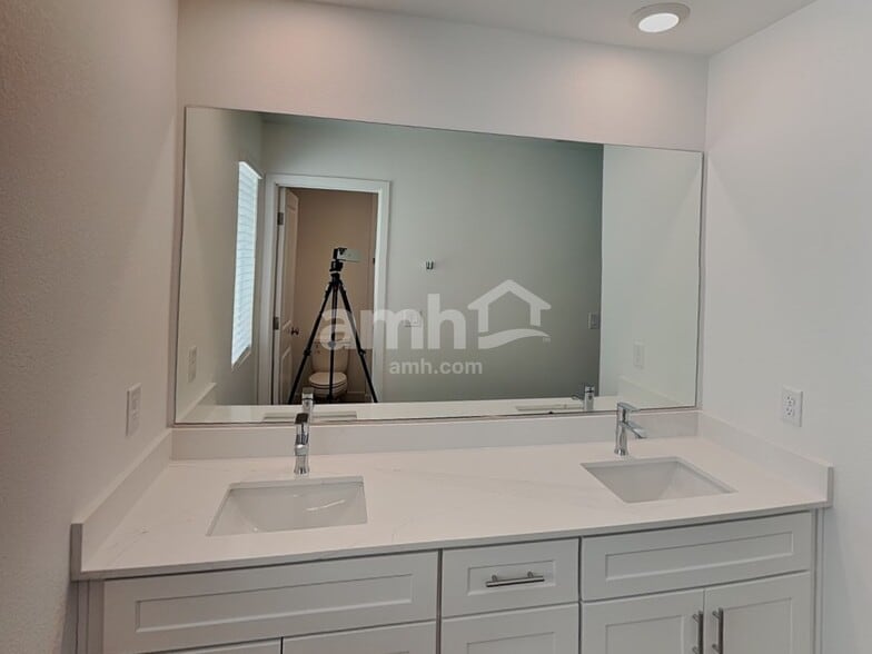 Building Photo - 5872 Fly Fisher St