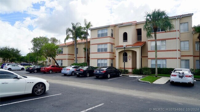 Building Photo - 3330 Pinewalk Dr N