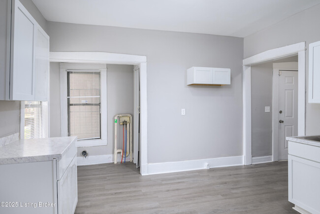 Building Photo - 1701 Hale Ave