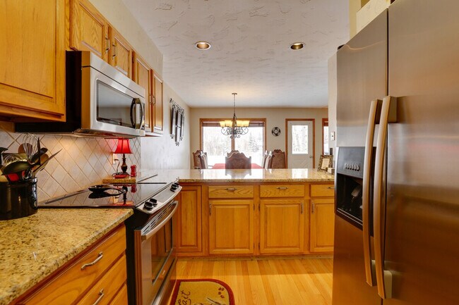 Building Photo - 282 Elk Ln
