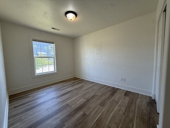 Building Photo - 2220 McKinney Ln