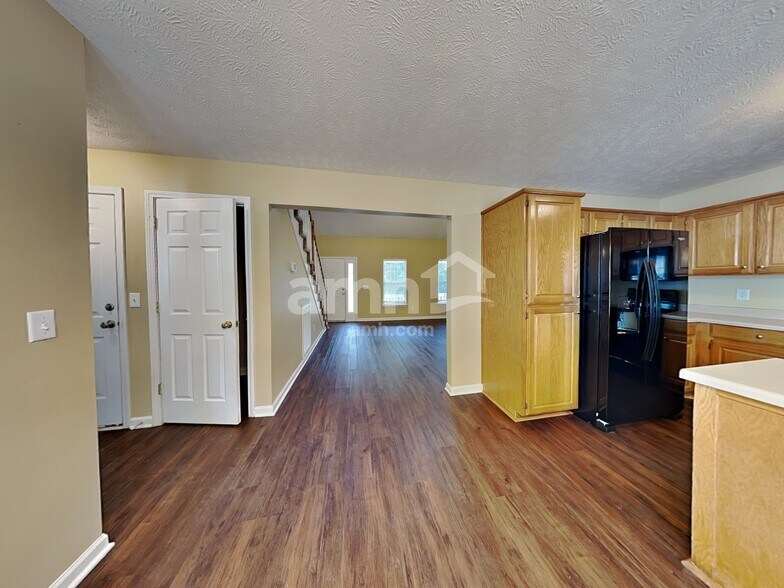 Building Photo - 717 Veneta View Dr