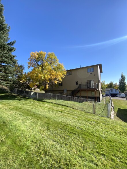 Fenced Back Yard - 219 14th Ave S